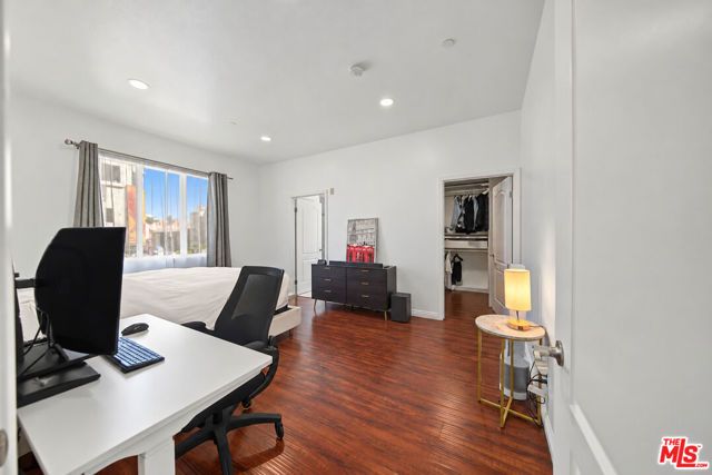 309 S Mariposa Avenue 101, Los Angeles, CA 90020