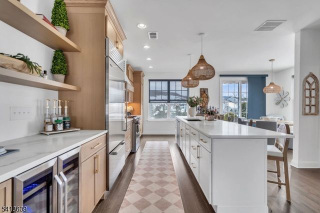 18 Blazingstar Way, Allamuchy Twp., NJ 07840