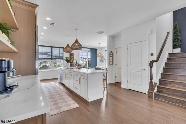 18 Blazingstar Way, Allamuchy Twp., NJ 07840