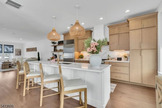 18 Blazingstar Way, Allamuchy Twp., NJ 07840