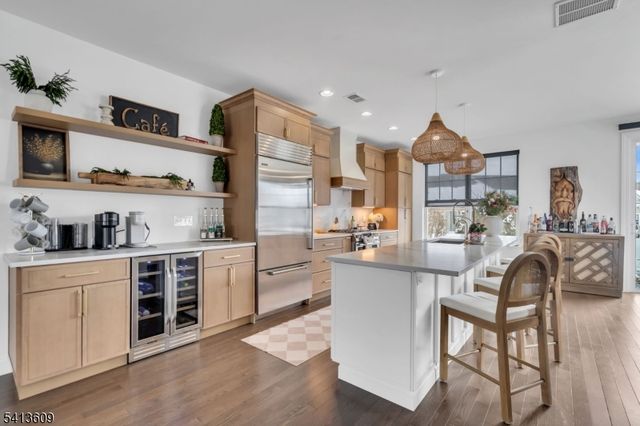 18 Blazingstar Way, Allamuchy Twp., NJ 07840