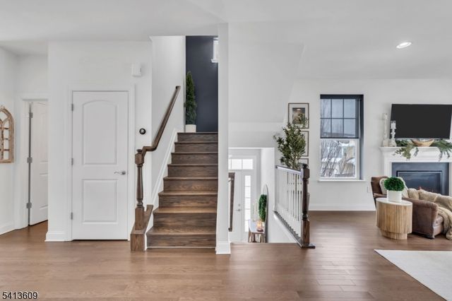 18 Blazingstar Way, Allamuchy Twp., NJ 07840