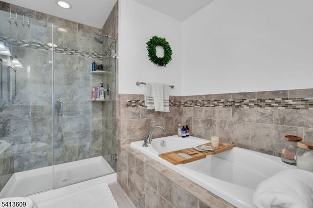 18 Blazingstar Way, Allamuchy Twp., NJ 07840