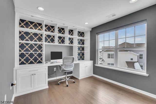 18 Blazingstar Way, Allamuchy Twp., NJ 07840