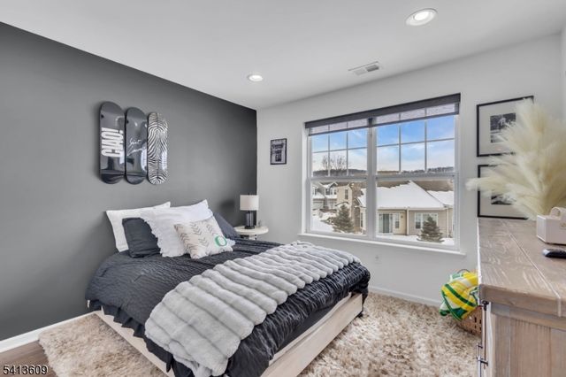 18 Blazingstar Way, Allamuchy Twp., NJ 07840