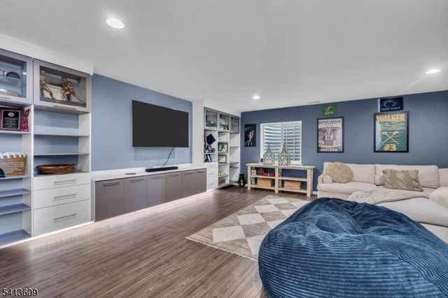 18 Blazingstar Way, Allamuchy Twp., NJ 07840