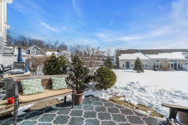 18 Blazingstar Way, Allamuchy Twp., NJ 07840