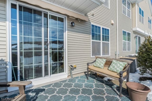 18 Blazingstar Way, Allamuchy Twp., NJ 07840