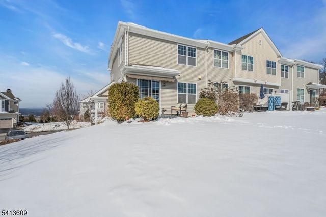 18 Blazingstar Way, Allamuchy Twp., NJ 07840