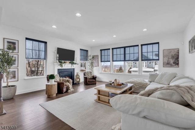 18 Blazingstar Way, Allamuchy Twp., NJ 07840