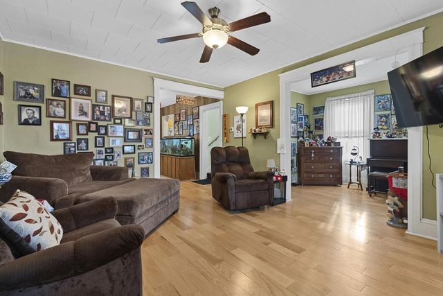 29 W MELVIN AVENUE, Oshkosh, WI 54901