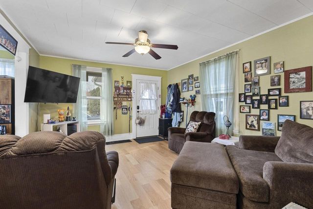 29 W MELVIN AVENUE, Oshkosh, WI 54901