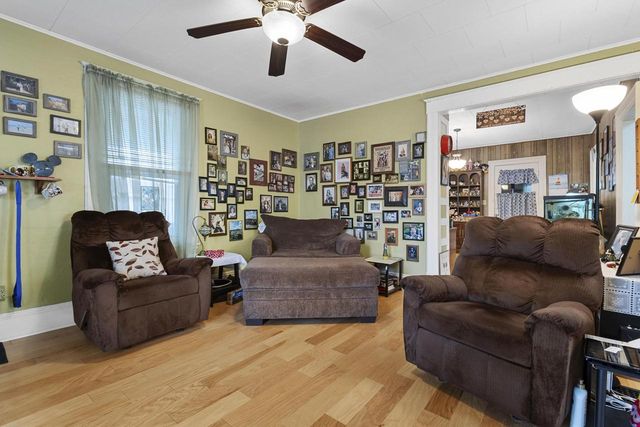 29 W MELVIN AVENUE, Oshkosh, WI 54901