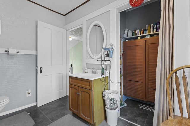 29 W MELVIN AVENUE, Oshkosh, WI 54901