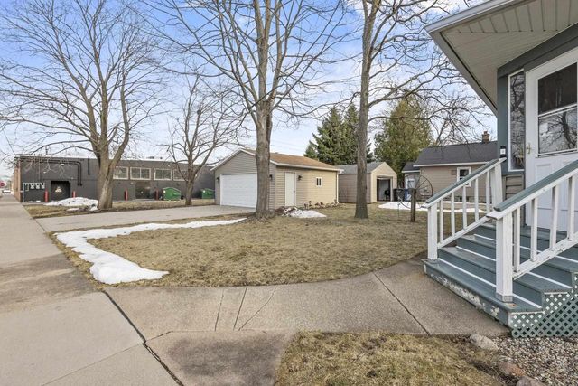 29 W MELVIN AVENUE, Oshkosh, WI 54901