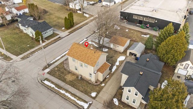 29 W MELVIN AVENUE, Oshkosh, WI 54901