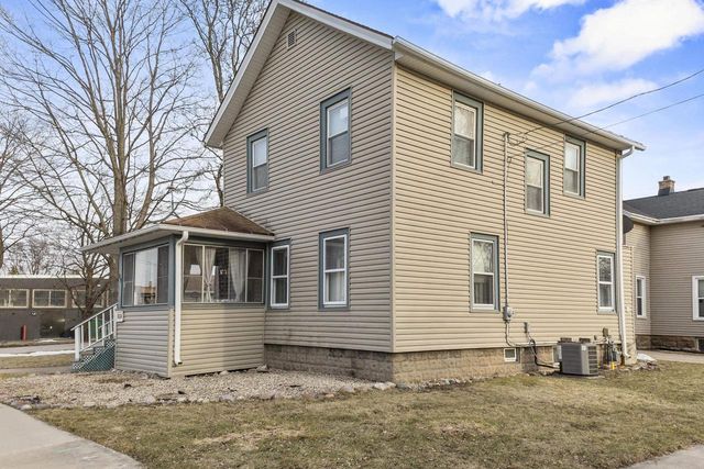 29 W MELVIN AVENUE, Oshkosh, WI 54901