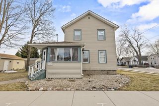 29 W MELVIN AVENUE, Oshkosh, WI 54901