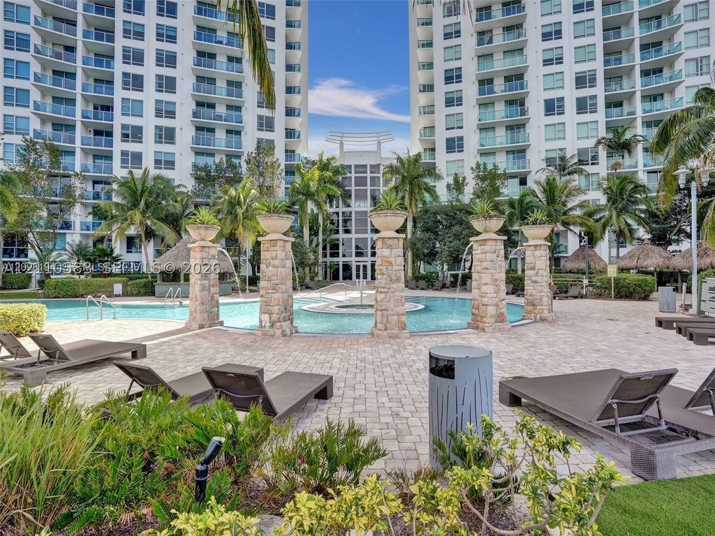 2681 N Flamingo Rd 605S, Sunrise, FL 33323
