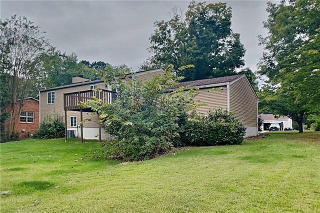2582 Morgan Lake Drive NE, Marietta, GA 30066