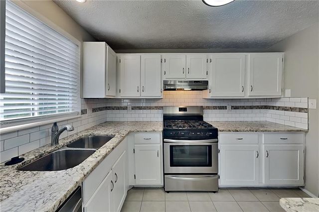 2582 Morgan Lake Drive NE, Marietta, GA 30066
