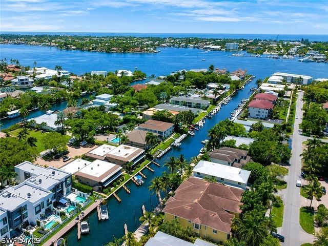 1533 Chesapeake AVE A5, Naples, FL 34102