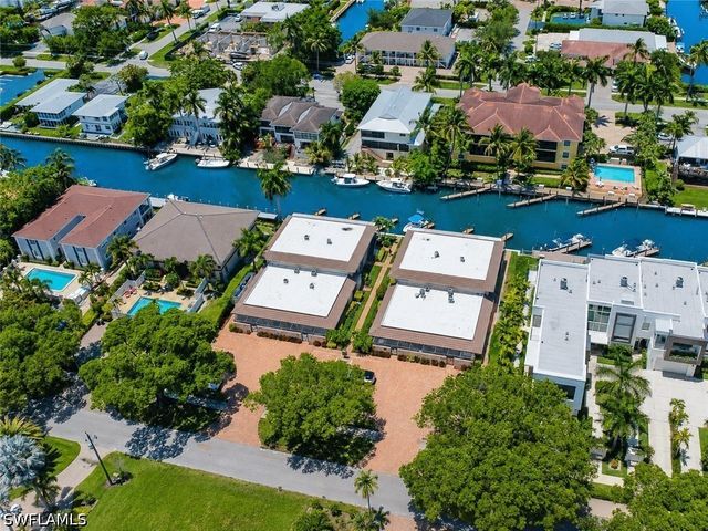 1533 Chesapeake AVE A5, Naples, FL 34102