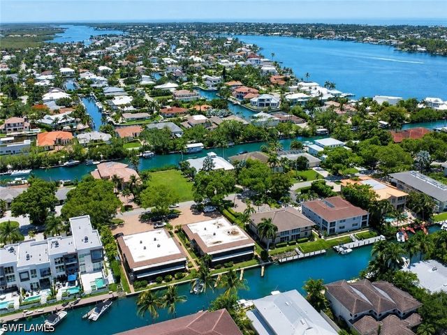 1533 Chesapeake AVE A5, Naples, FL 34102
