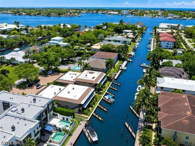 1533 Chesapeake AVE A5, Naples, FL 34102