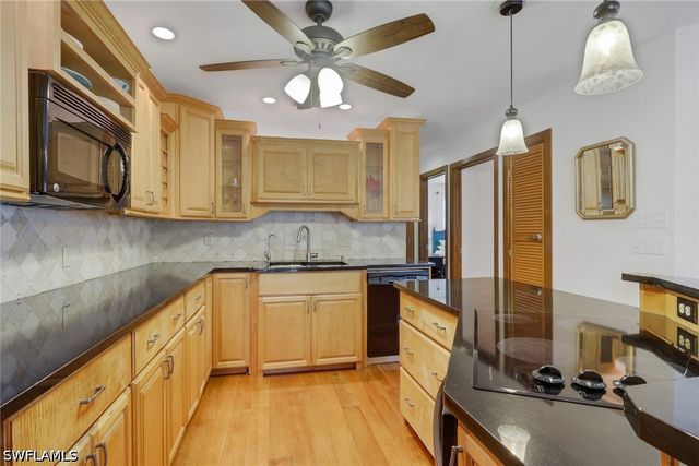 1533 Chesapeake AVE A5, Naples, FL 34102