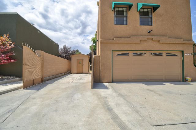 9312 Farragut Drive NE, Albuquerque, NM 87111