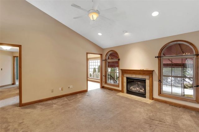 420 Rolling Hills Rd, Economy, PA 15042