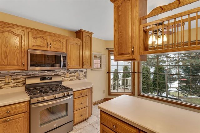 420 Rolling Hills Rd, Economy, PA 15042