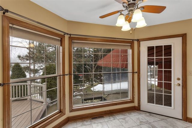 420 Rolling Hills Rd, Economy, PA 15042