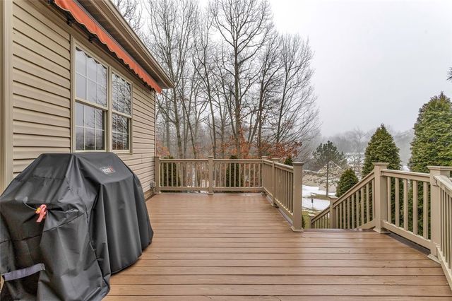 420 Rolling Hills Rd, Economy, PA 15042