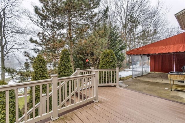 420 Rolling Hills Rd, Economy, PA 15042