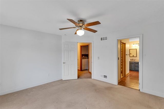 420 Rolling Hills Rd, Economy, PA 15042