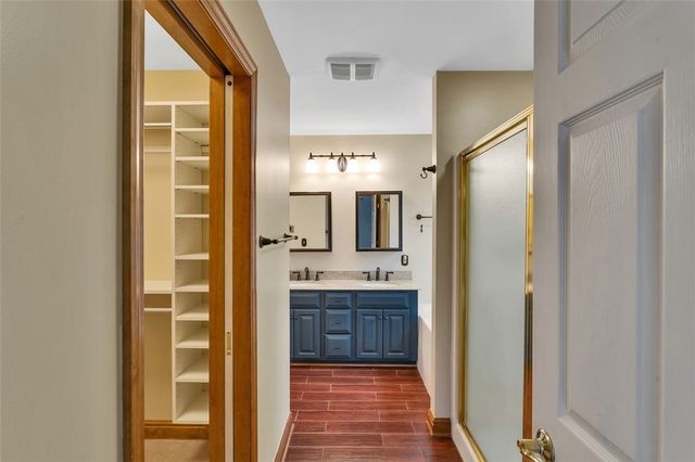 420 Rolling Hills Rd, Economy, PA 15042