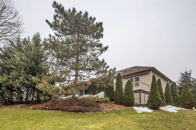 420 Rolling Hills Rd, Economy, PA 15042