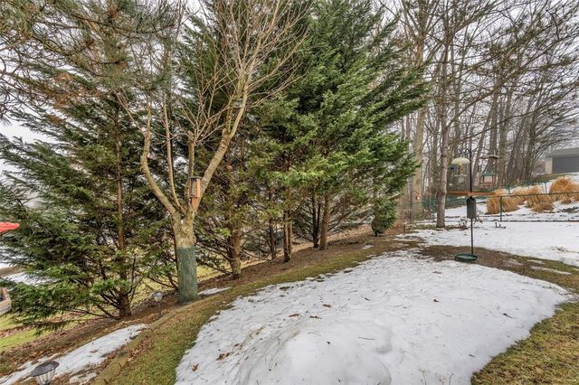 420 Rolling Hills Rd, Economy, PA 15042