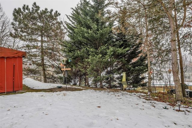 420 Rolling Hills Rd, Economy, PA 15042