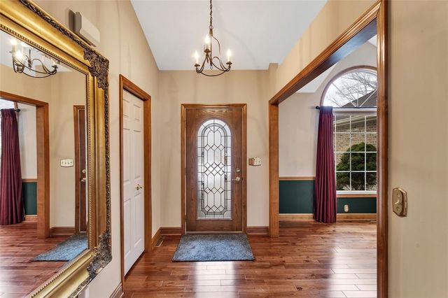 420 Rolling Hills Rd, Economy, PA 15042