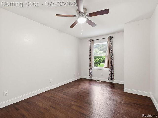 8241 Janis Street, Utica, MI 48317