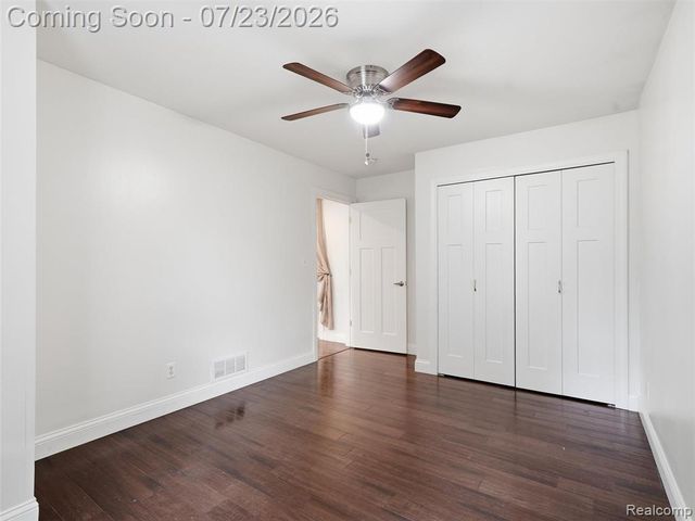 8241 Janis Street, Utica, MI 48317