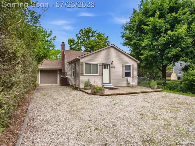 8241 Janis Street, Utica, MI 48317