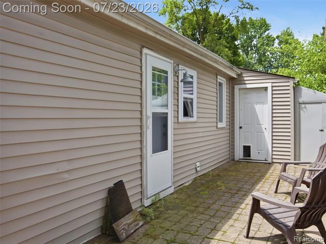 8241 Janis Street, Utica, MI 48317