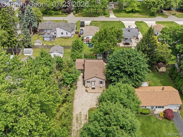 8241 Janis Street, Utica, MI 48317