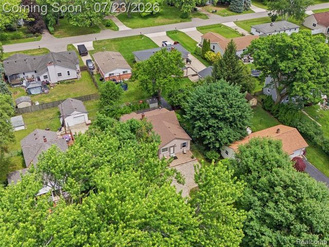 8241 Janis Street, Utica, MI 48317