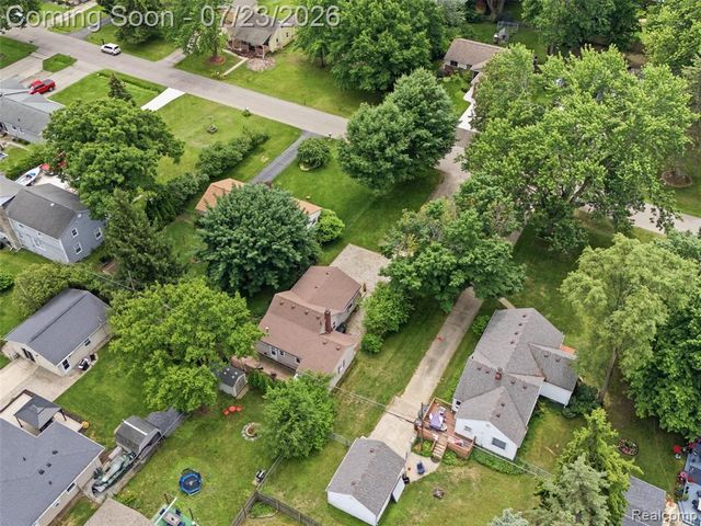 8241 Janis Street, Utica, MI 48317