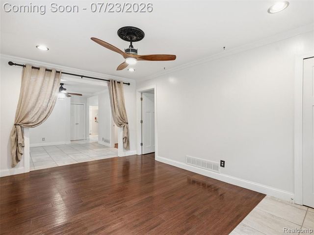 8241 Janis Street, Utica, MI 48317